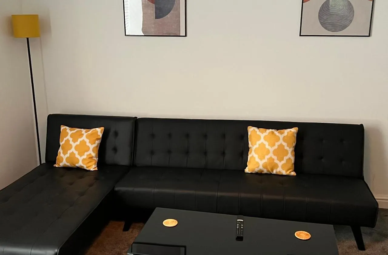 Spacious Ground Floor Suite Comfortably Sleeps Up To Eight Halifax 0*,  Reino Unido