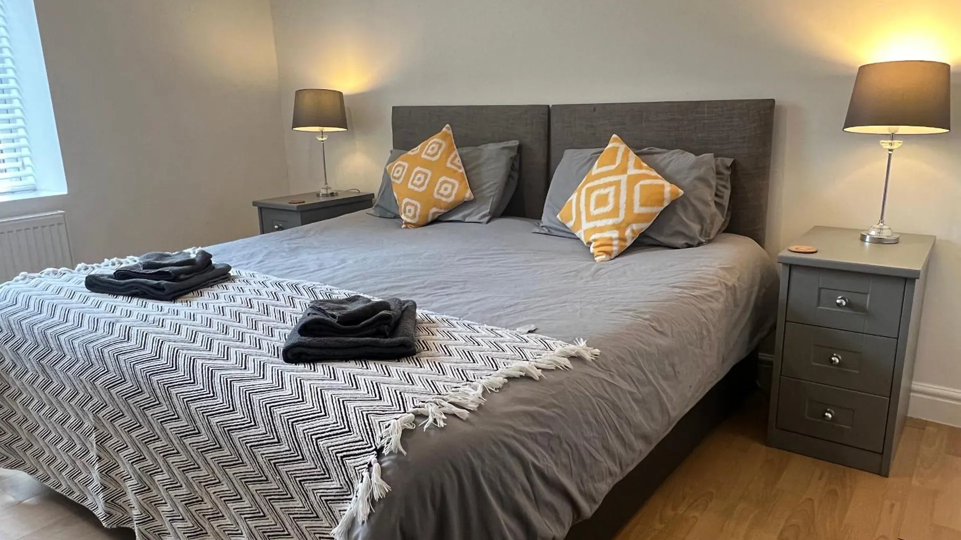Spacious Ground Floor Suite Comfortably Sleeps Up To Eight Halifax